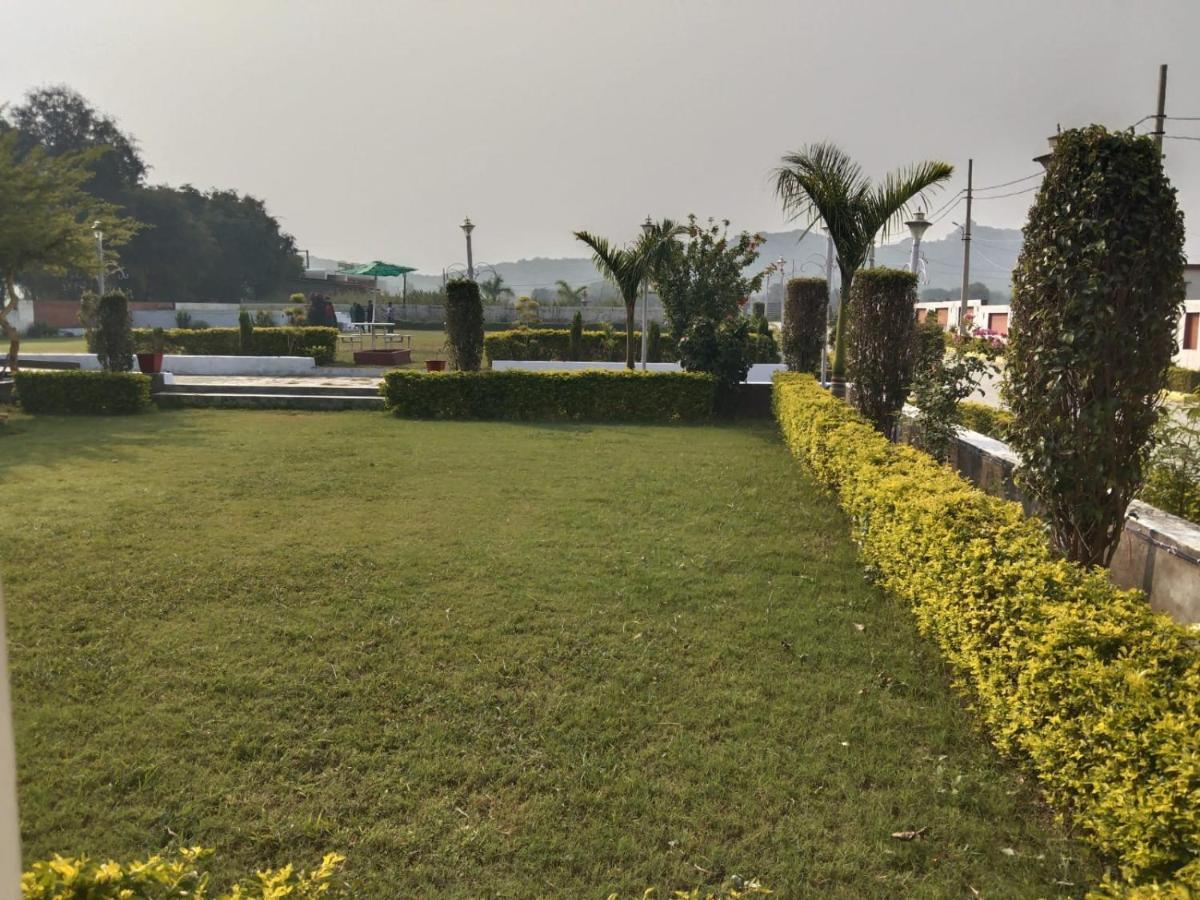 Farm Green View Resort Orchha Ngoại thất bức ảnh